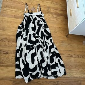 Black and white pattern maxi dress size xs